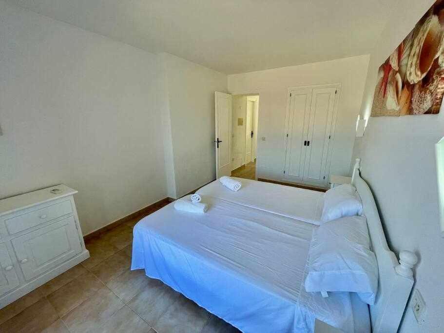Pura Vida Apartamento Con Piscina Cala'N Blanes  Buitenkant foto